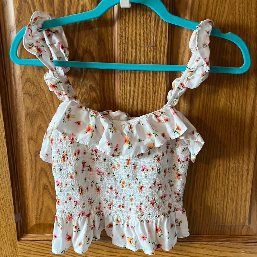 White ribbed floral stretchy cropped top